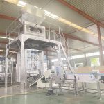 Usa ka set nga awtomatik nga 1-3.5kg detergent powder packaging machine andam na alang sa pagpadala.